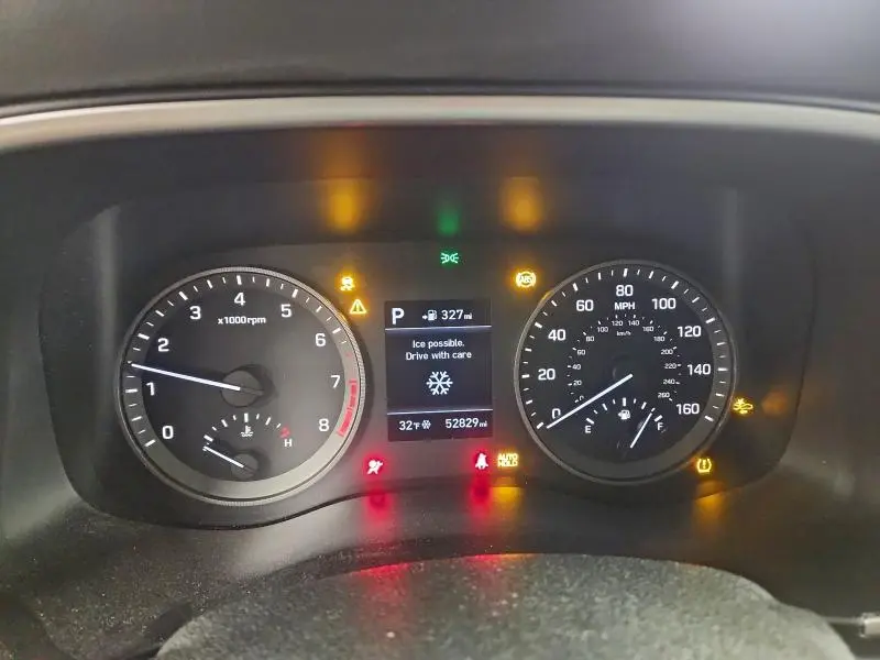 2020 HYUNDAI TUCSON SE  