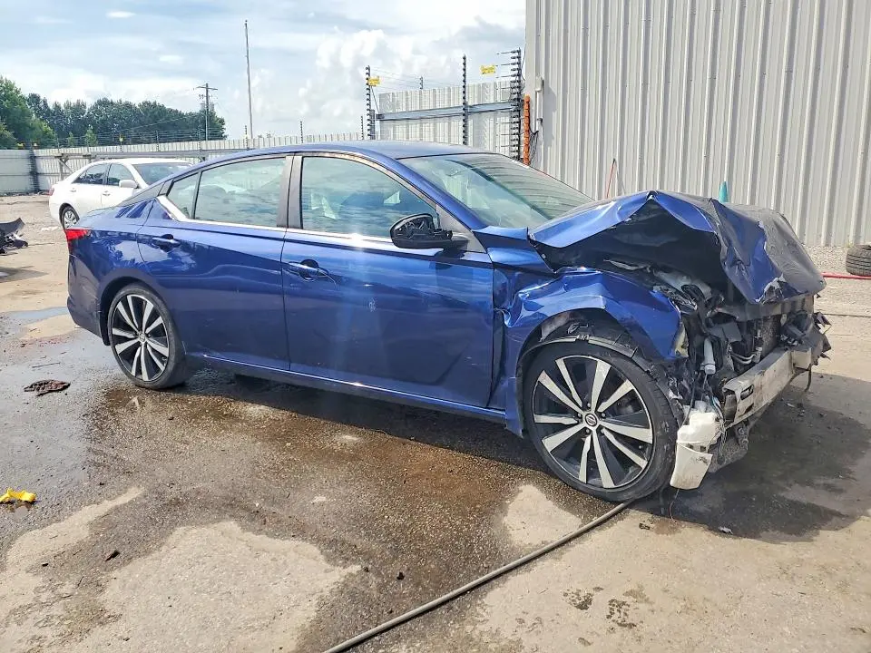 2019 NISSAN ALTIMA SR  