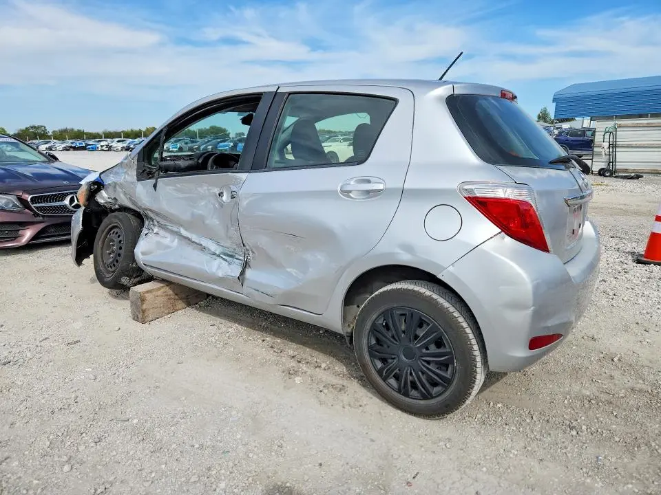 2013 TOYOTA YARIS 5-DOOR LE  