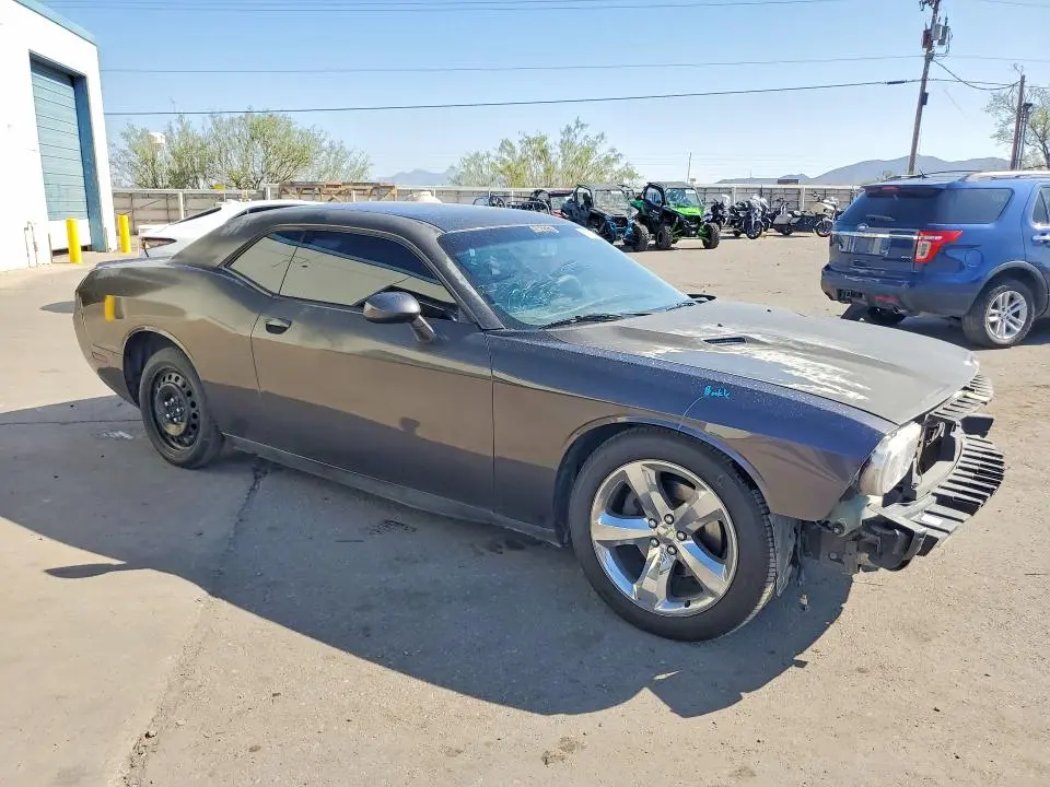 2013 DODGE CHALLENGER SXT  