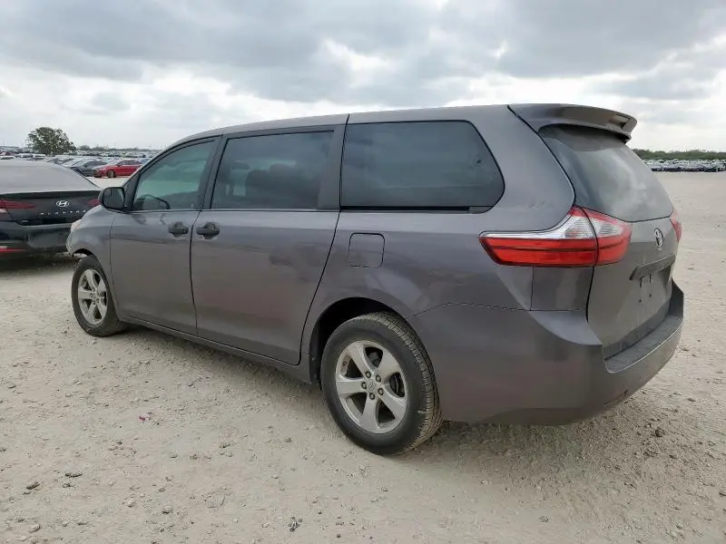 2017 TOYOTA SIENNA   