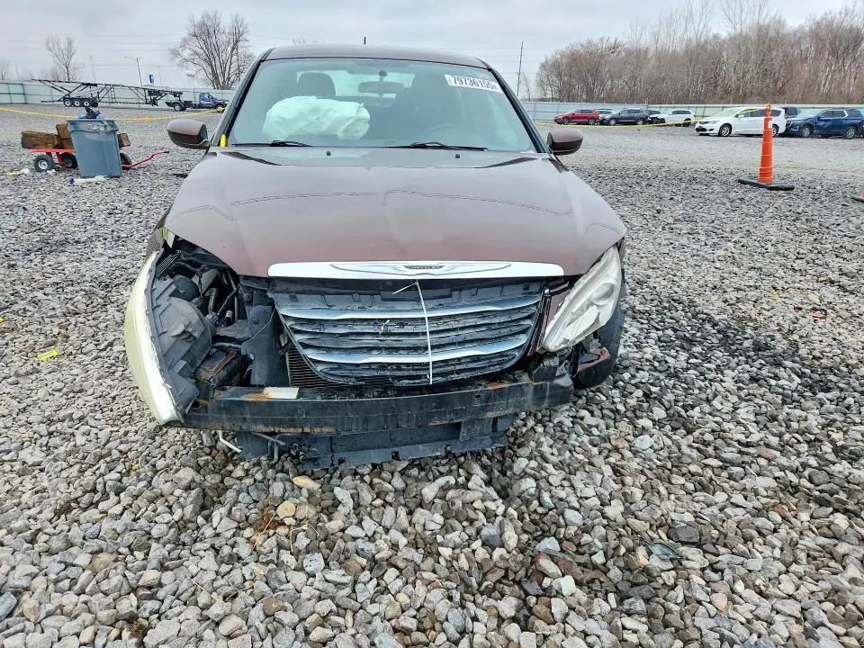 2013 CHRYSLER 200 LX  