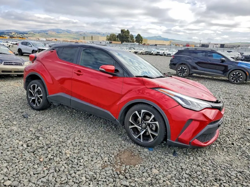 2020 TOYOTA C-HR XLE  