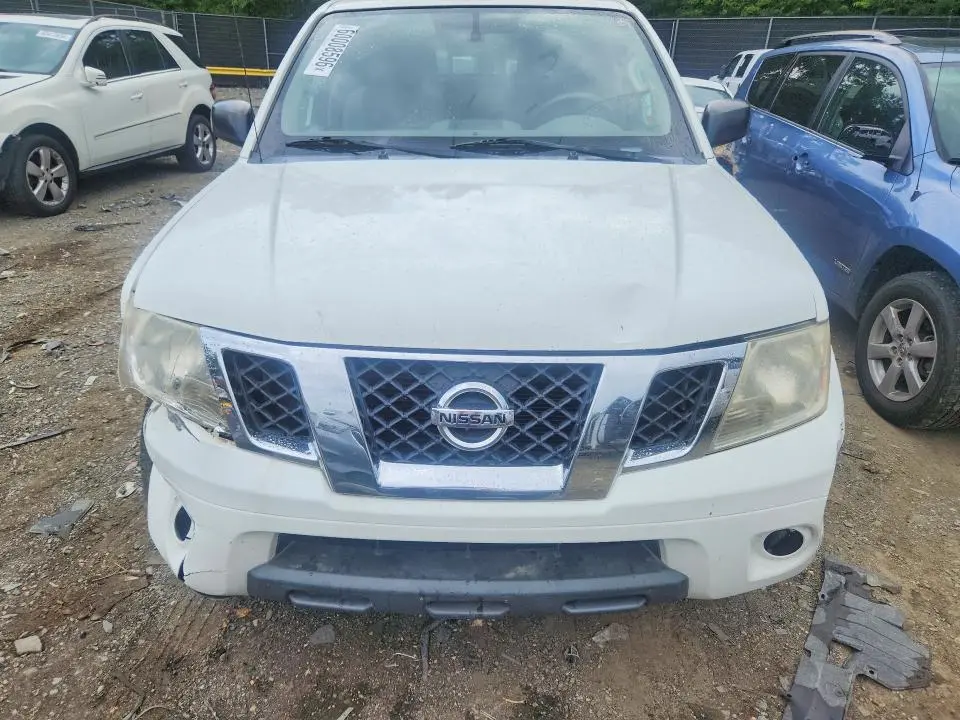 2016 NISSAN FRONTIER SV  