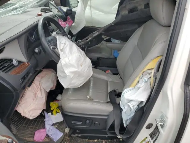 2015 TOYOTA SIENNA XLE  