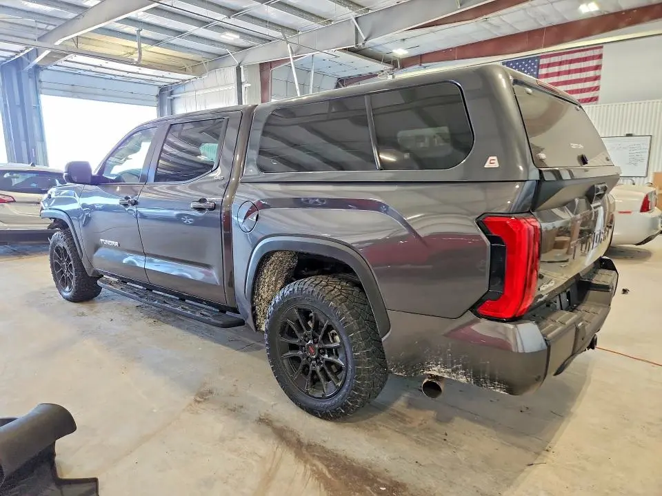 2024 TOYOTA TUNDRA SR5  