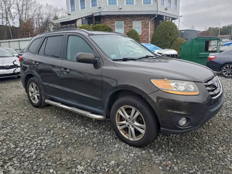 2011 HYUNDAI SANTA FE SE  