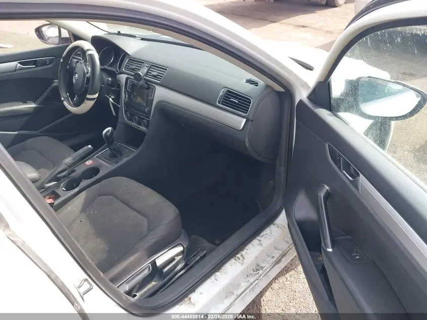 2016 VOLKSWAGEN PASSAT 1.8T S