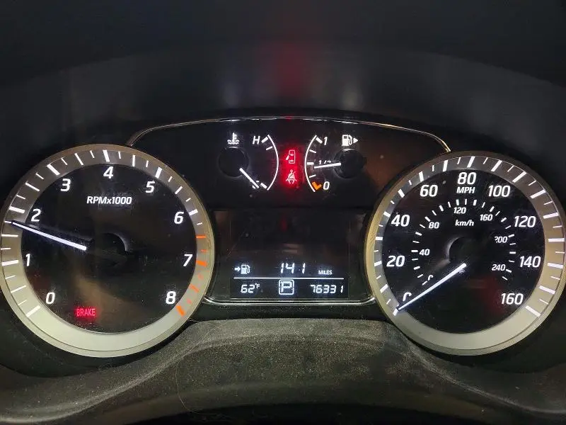 2015 NISSAN SENTRA SR  