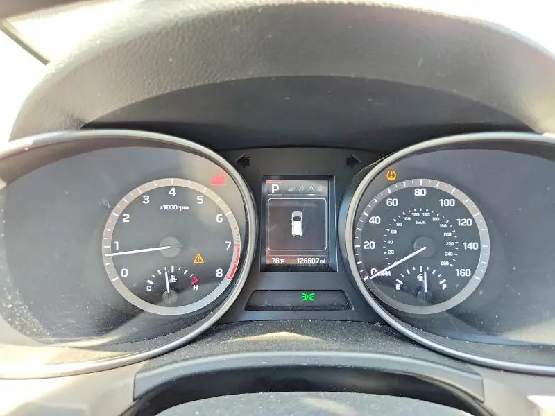 2017 HYUNDAI SANTA FE SE  
