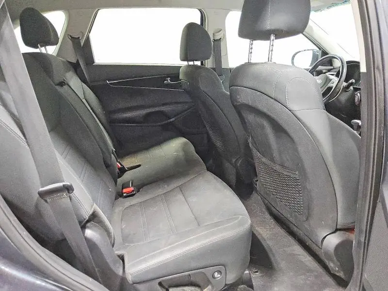 2020 KIA SORENTO S  