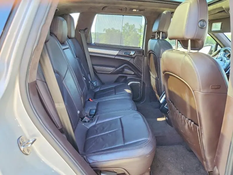 2013 PORSCHE CAYENNE GTS  