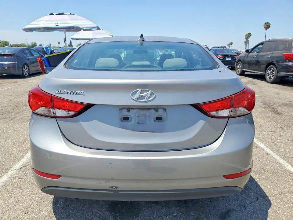 2015 HYUNDAI ELANTRA SE  