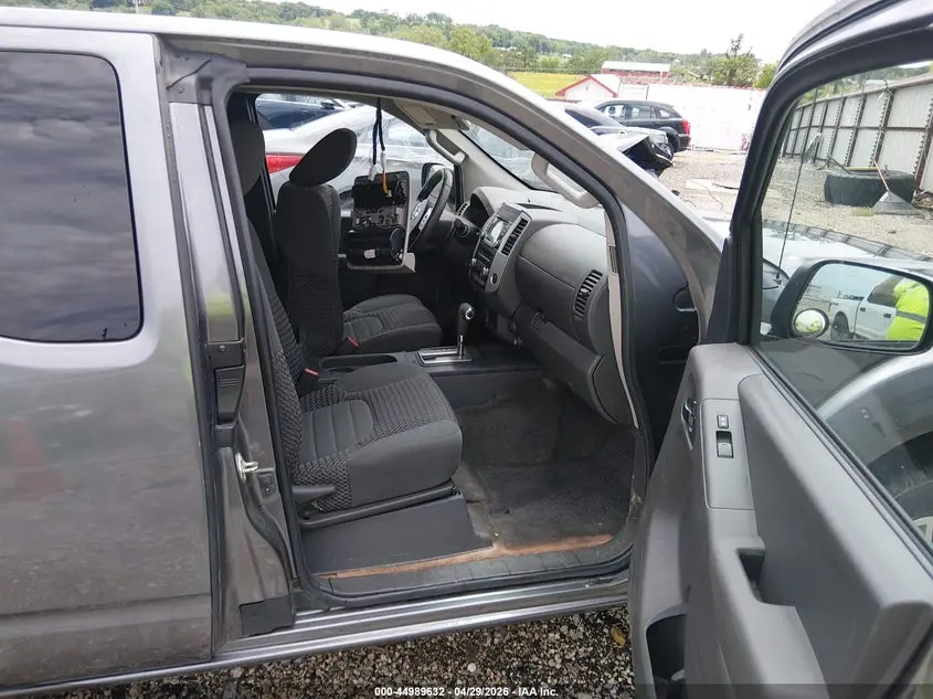 2016 NISSAN FRONTIER SV