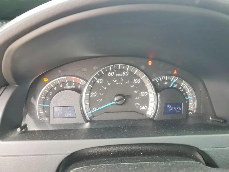 2014 TOYOTA CAMRY SE  
