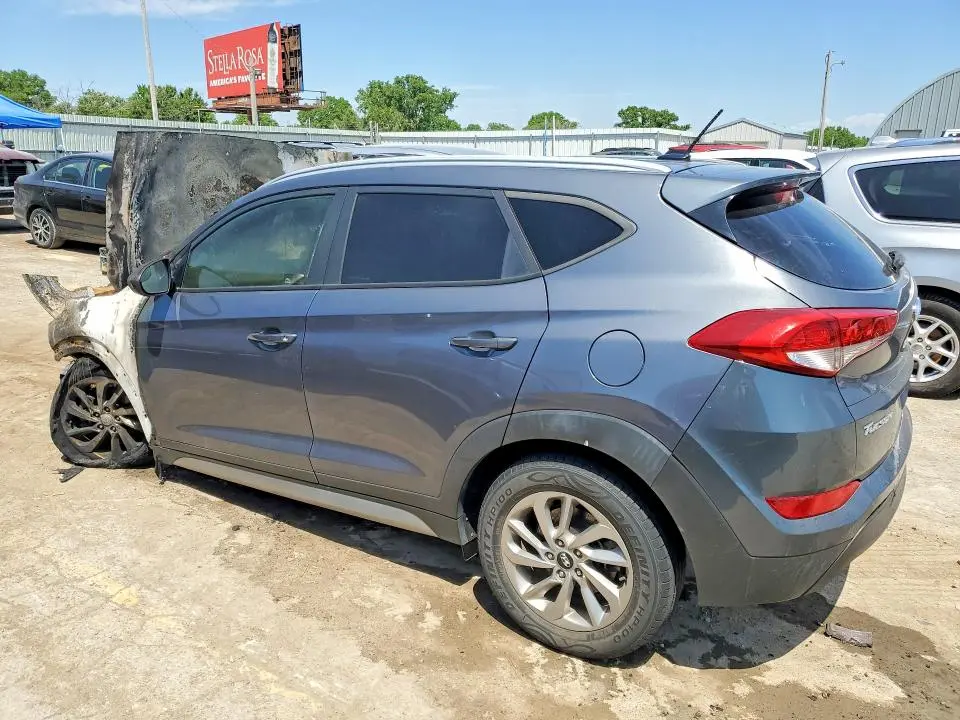 2017 HYUNDAI TUCSON SE  