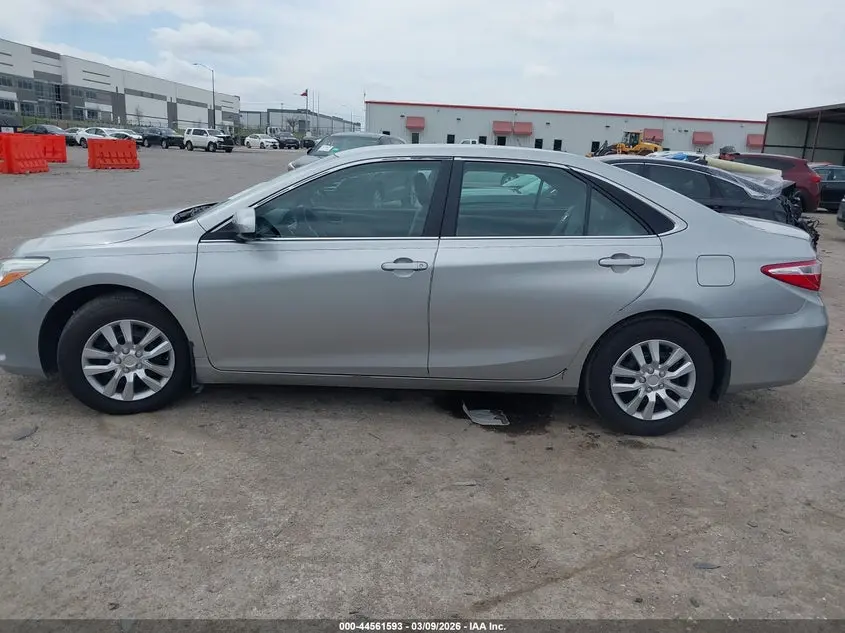 2016 TOYOTA CAMRY LE