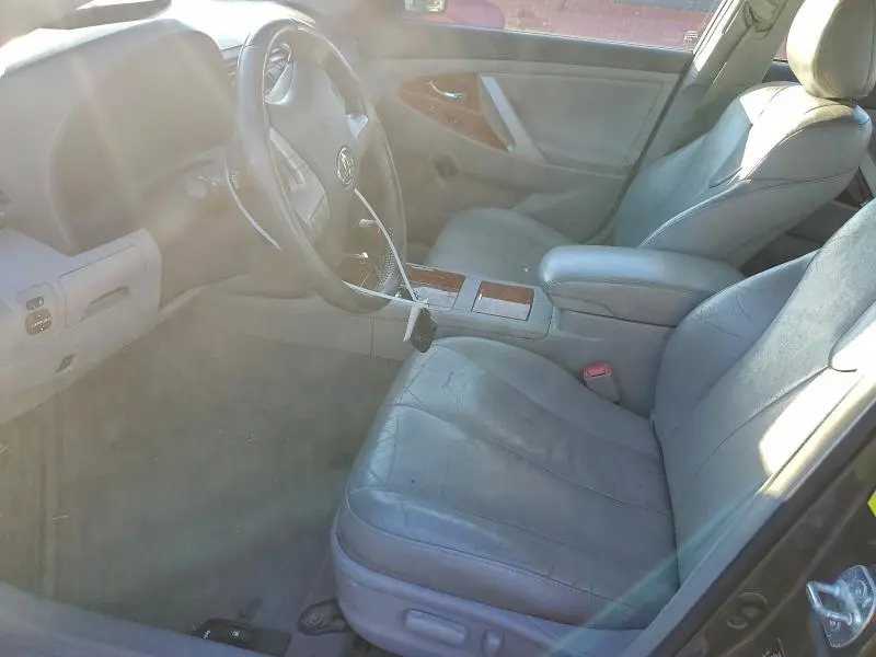 2011 TOYOTA CAMRY SE  