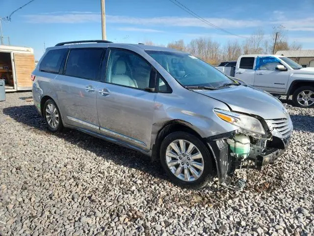 2015 TOYOTA SIENNA XLE  