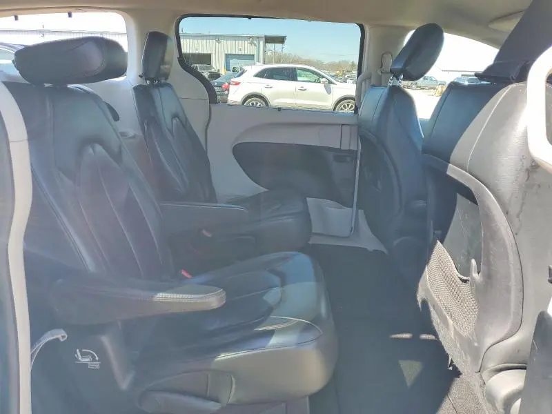 2017 CHRYSLER PACIFICA TOURING L  