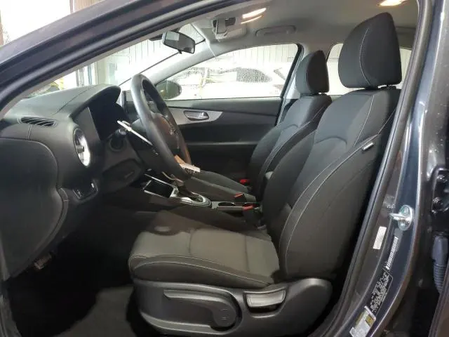 2023 KIA FORTE LX  