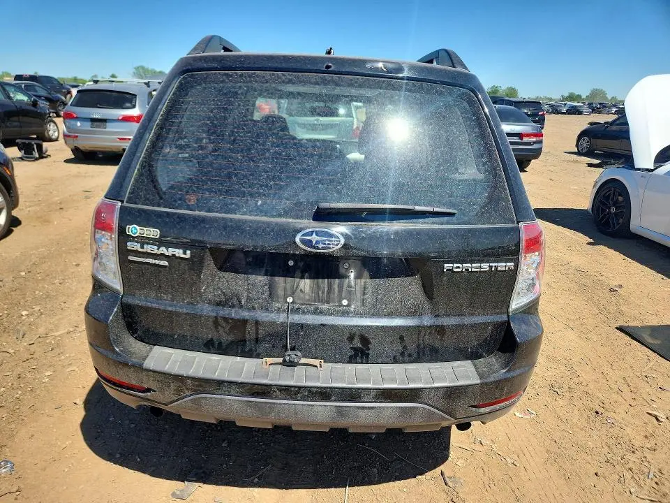 2010 SUBARU FORESTER XS  