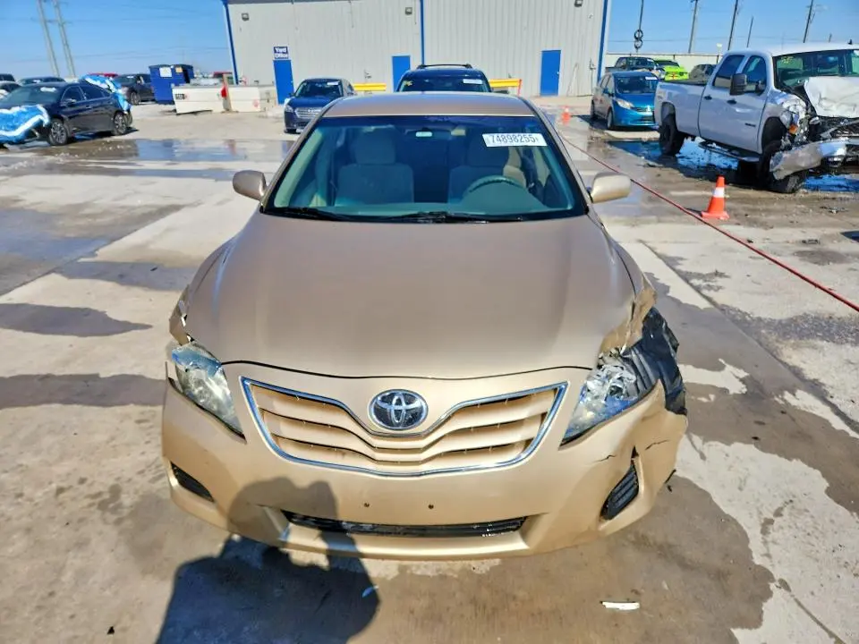 2011 TOYOTA CAMRY LE  