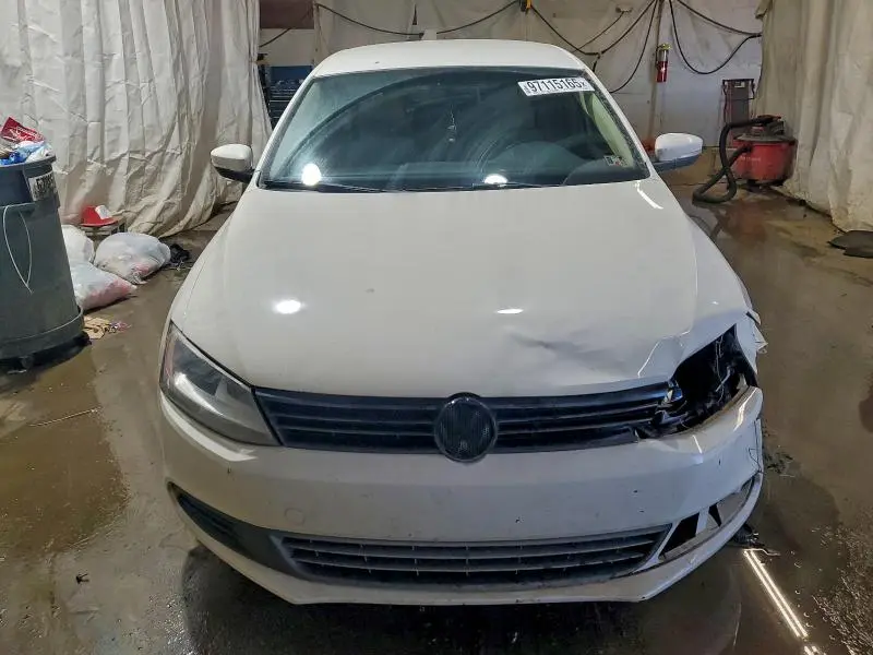 2012 VOLKSWAGEN JETTA SE  