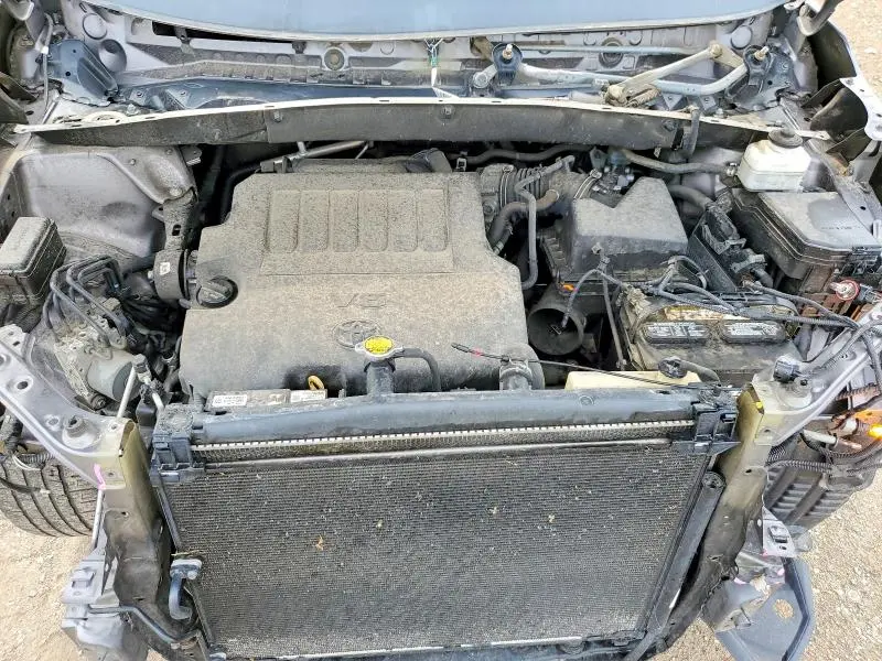 2014 TOYOTA HIGHLANDER LE  