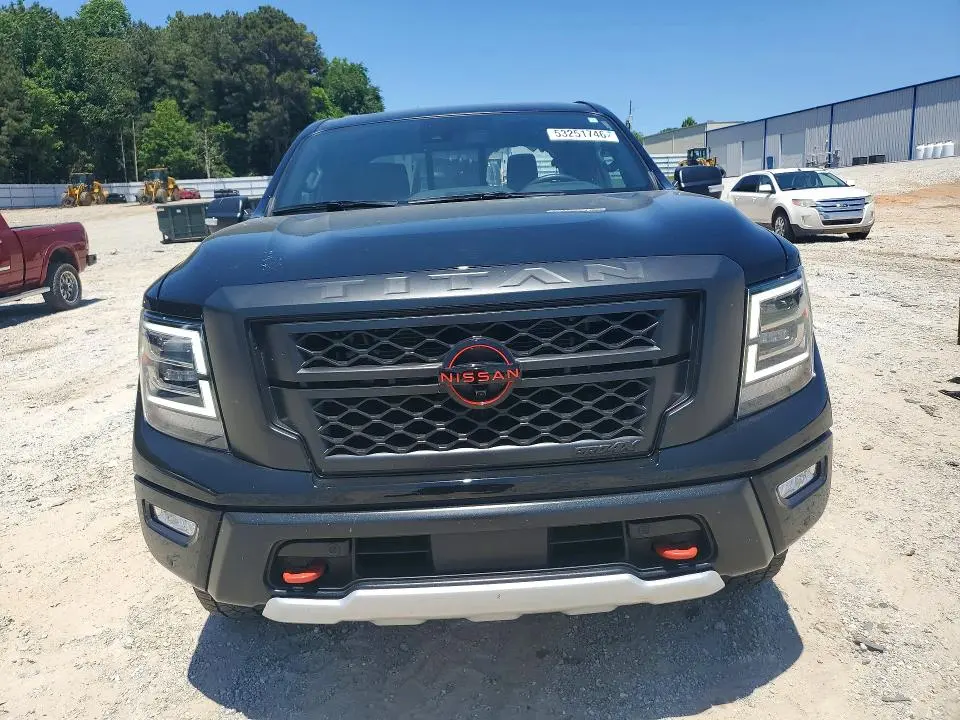 2024 NISSAN TITAN PRO-4X  