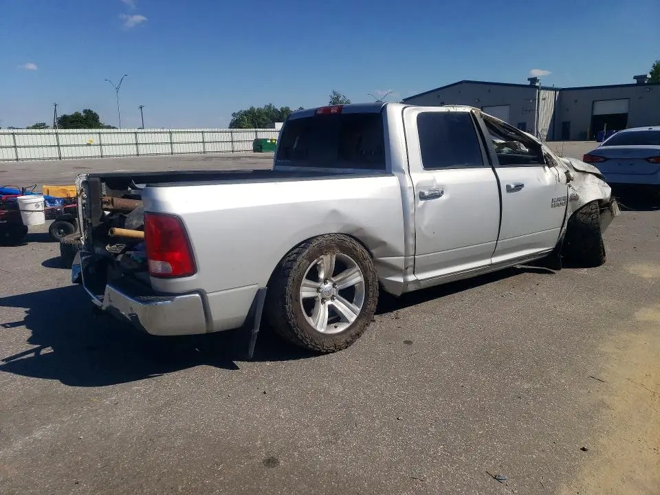 2017 RAM 1500 SLT  