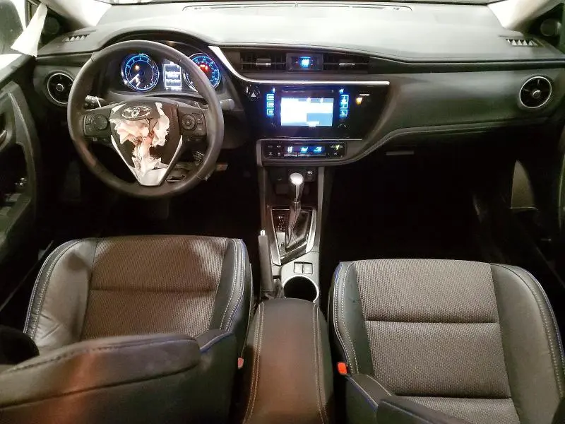 2017 TOYOTA COROLLA SE  