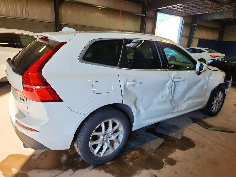 2020 VOLVO XC60 T5 MOMENTUM  