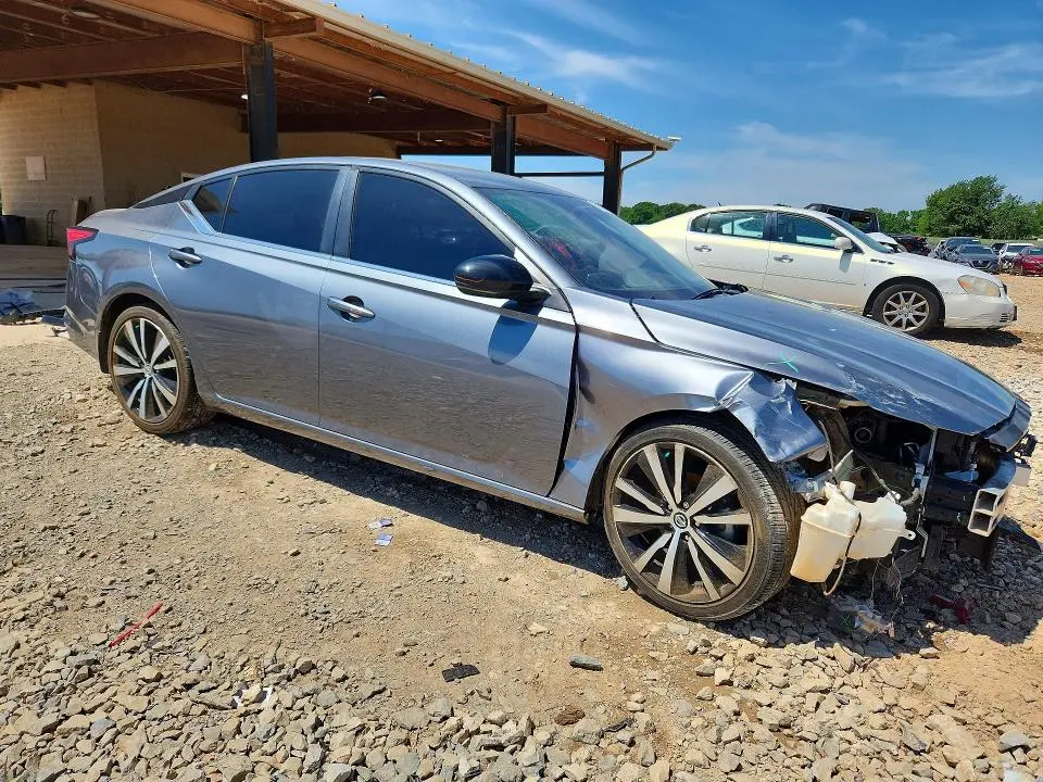 2020 NISSAN ALTIMA SR  