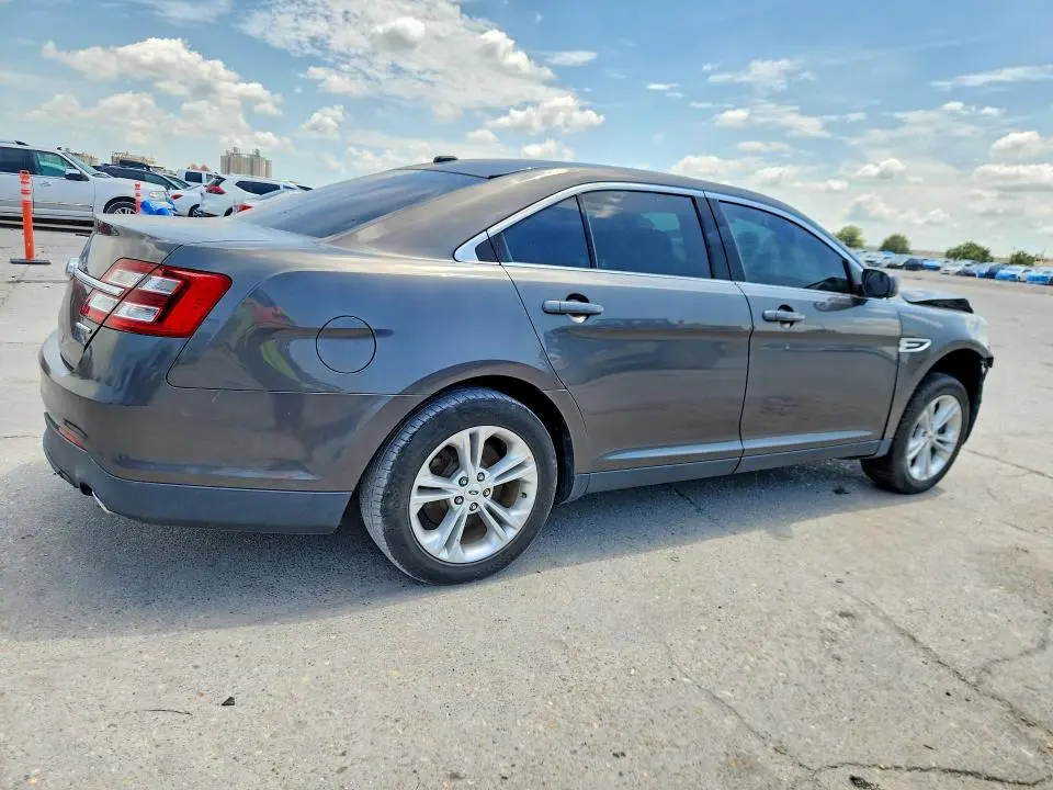 2017 FORD TAURUS SE  