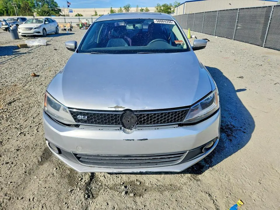 2011 VOLKSWAGEN JETTA SEL  