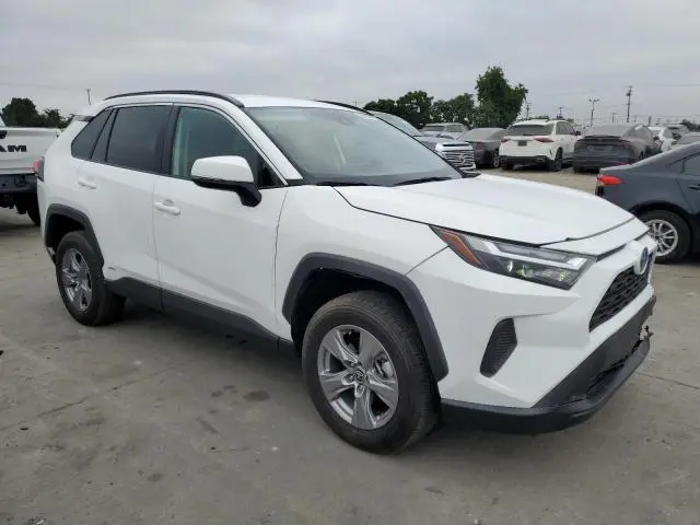 2024 TOYOTA RAV4 XLE  