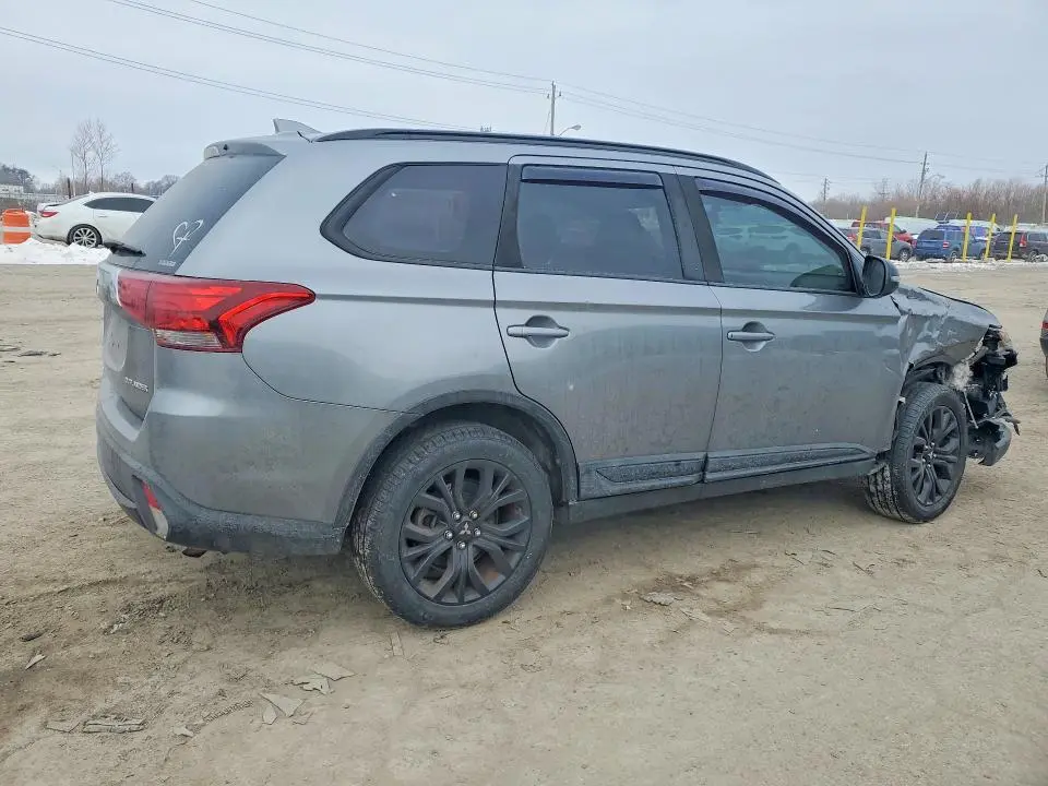 2018 MITSUBISHI OUTLANDER SE  