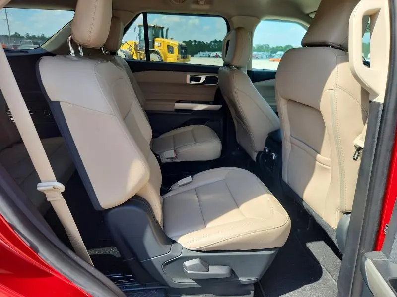 2021 FORD EXPLORER XLT  
