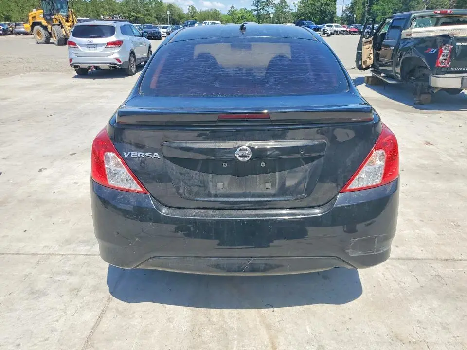 2017 NISSAN VERSA   