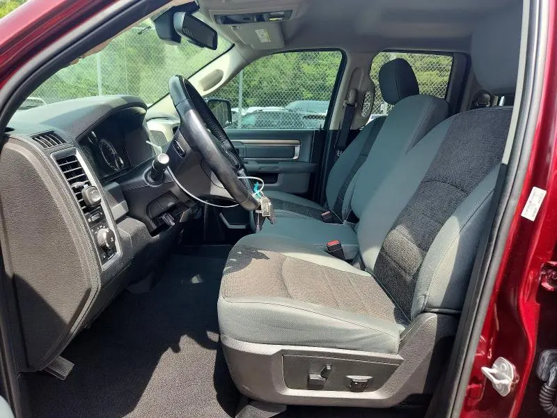 2016 RAM 1500 SLT  