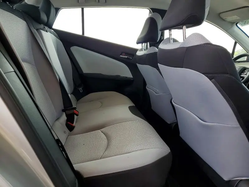 2021 TOYOTA PRIUS LE  