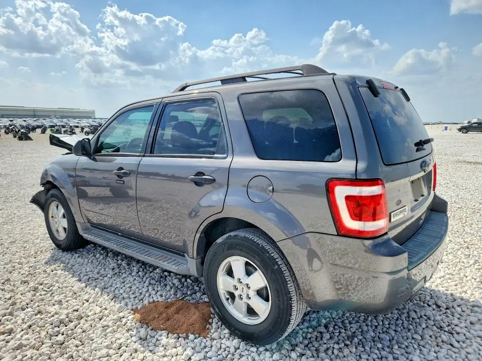 2011 FORD ESCAPE XLT  