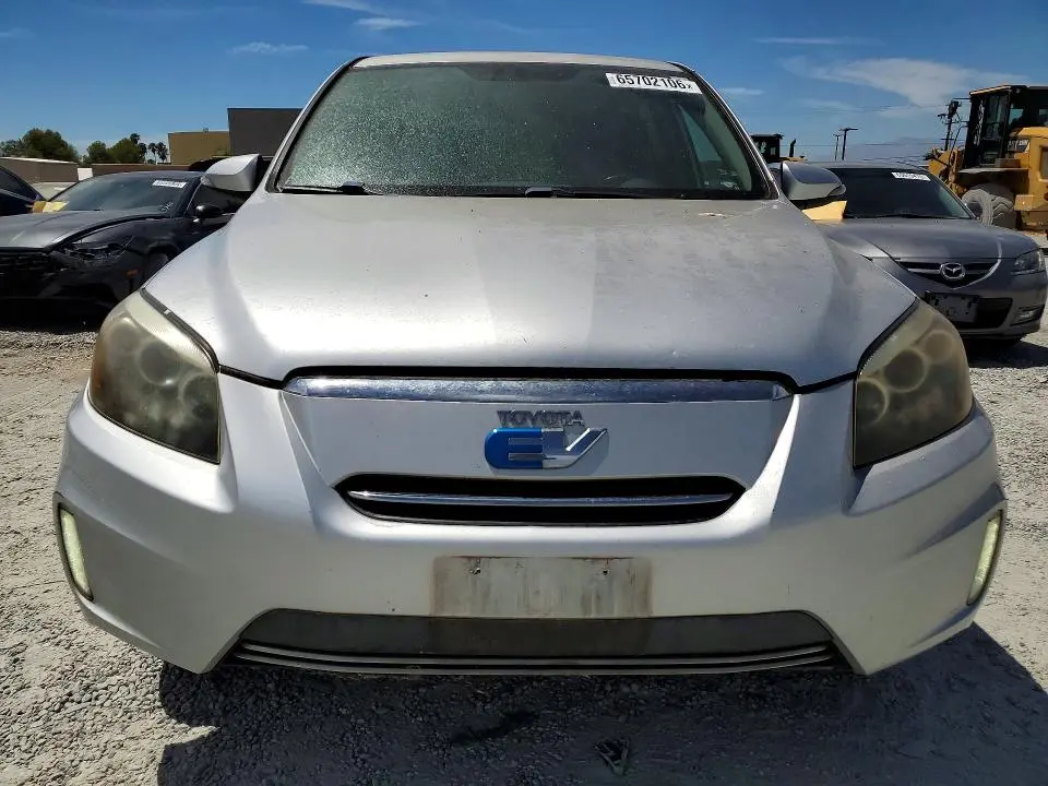 2013 TOYOTA RAV4 EV BASE  