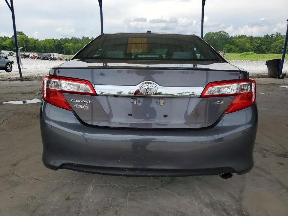 2014 TOYOTA CAMRY XLE  
