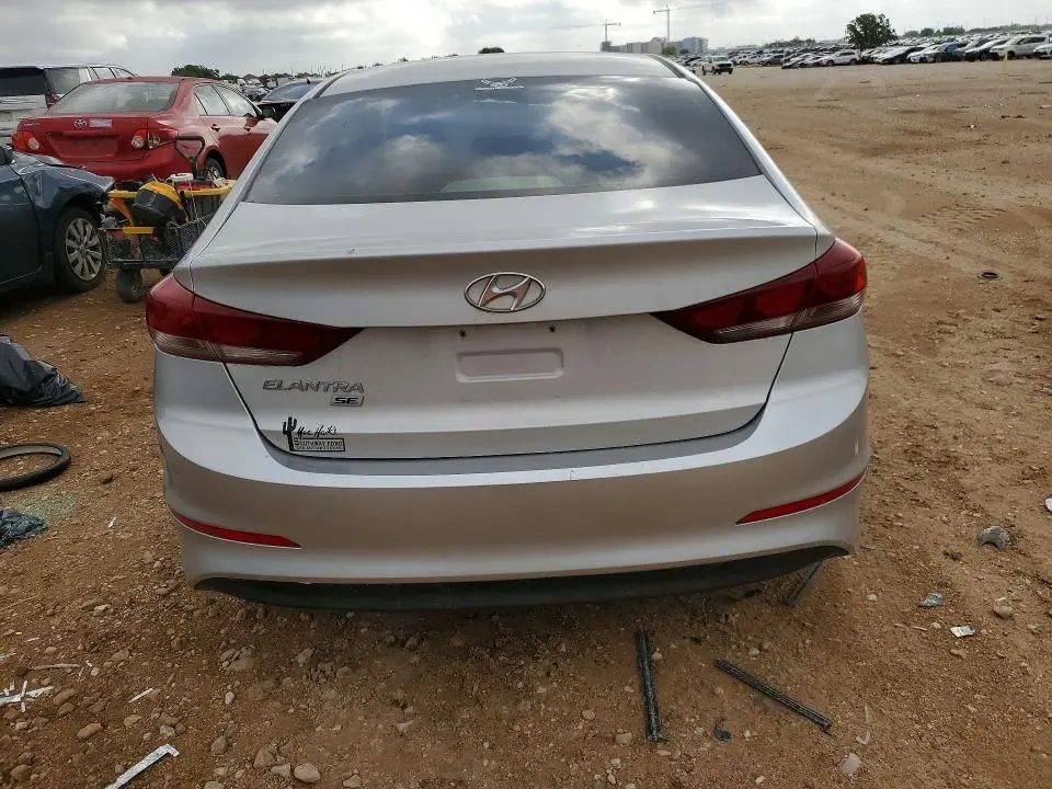 2018 HYUNDAI ELANTRA SE  