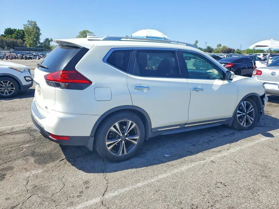 2017 NISSAN ROGUE SL  