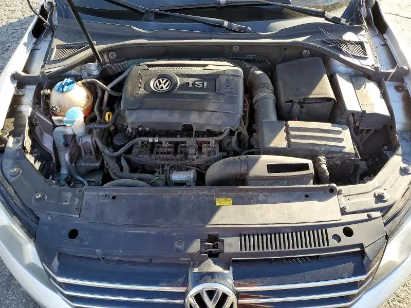 2015 VOLKSWAGEN PASSAT S  