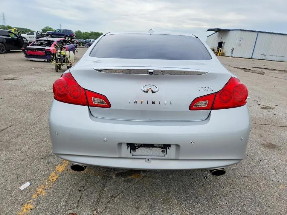 2010 INFINITI G37   