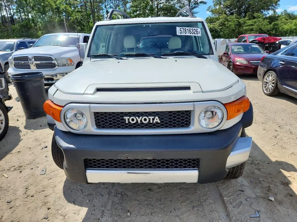 2013 TOYOTA FJ CRUISER BASE  
